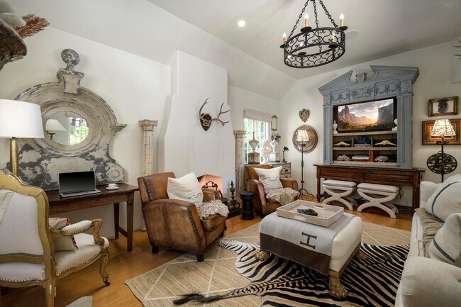 Building Photo - 3109 Calle Cedro