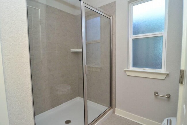 Building Photo - 2921 Bond Dr