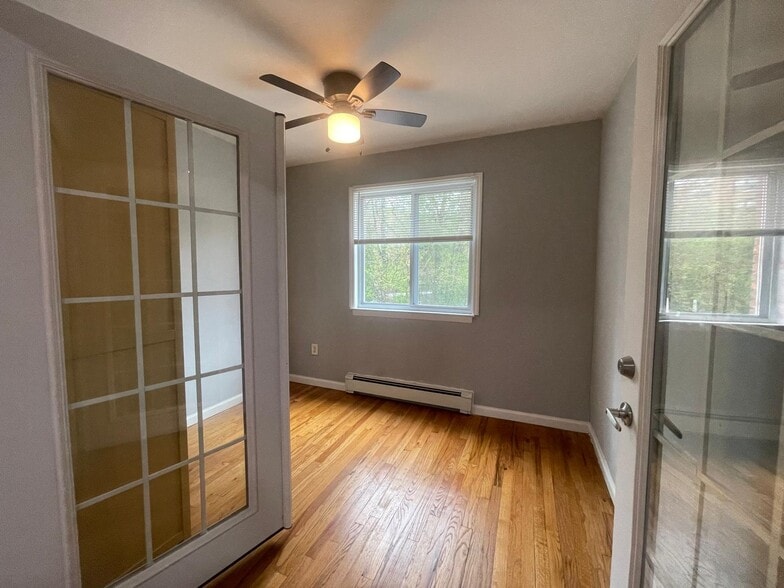 Building Photo - 180 Littleton Rd