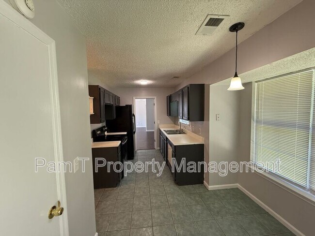 Building Photo - 105 Laurelwood Dr