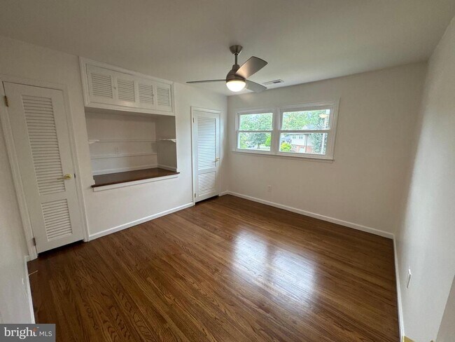 Building Photo - 355 Cherry Hill Blvd