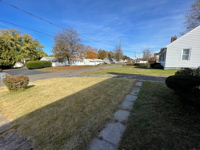 Building Photo - 31 Francis Ave