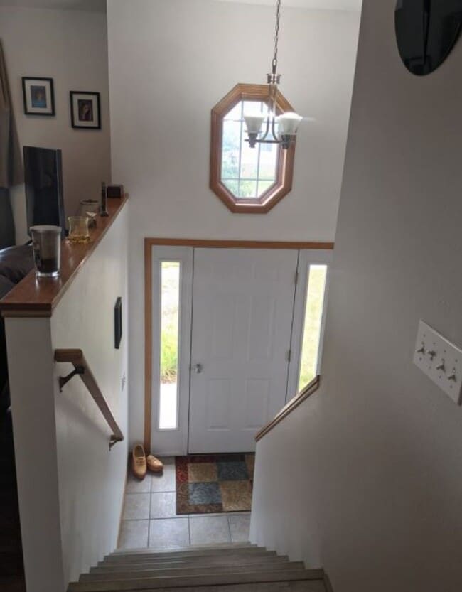 Building Photo - 4 BEDROOM - 2 BATH HOME