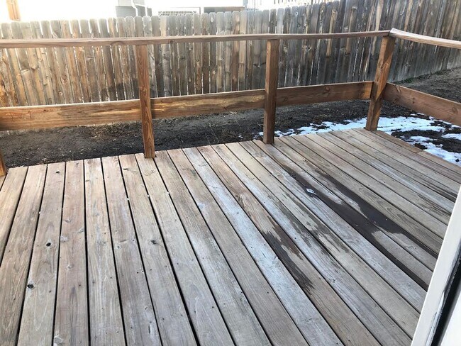 Building Photo - Nice Four Bedroom, Three bath home with Main Level Primary Bedroom, Newly Renovated