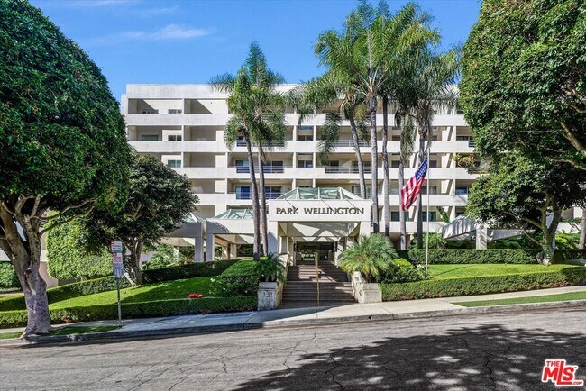 Building Photo - 1131 Alta Loma Rd