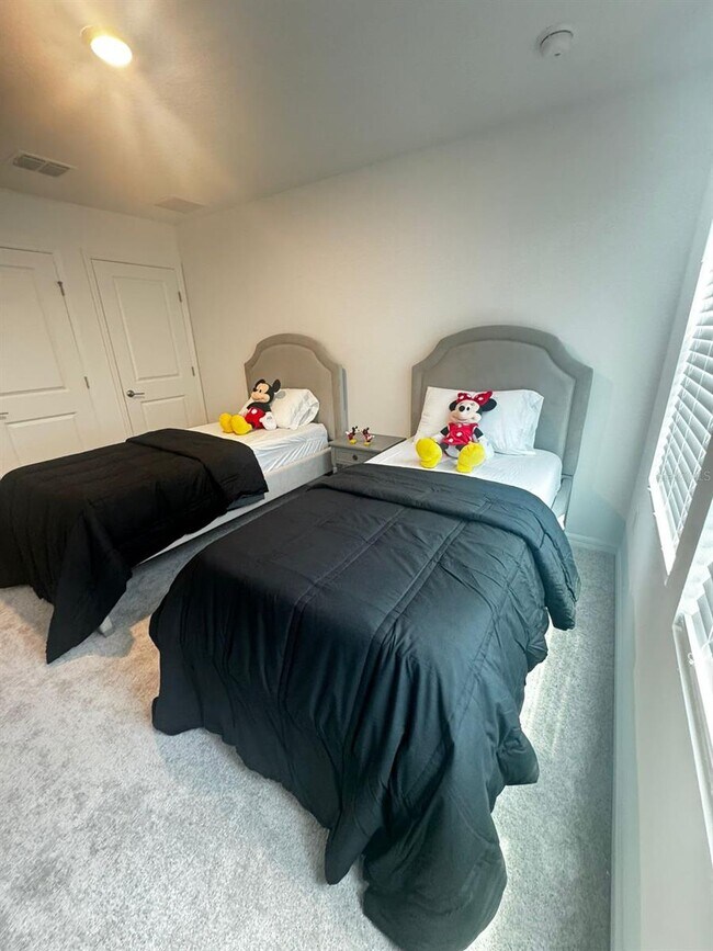 Building Photo - 3221 Skyline Lp