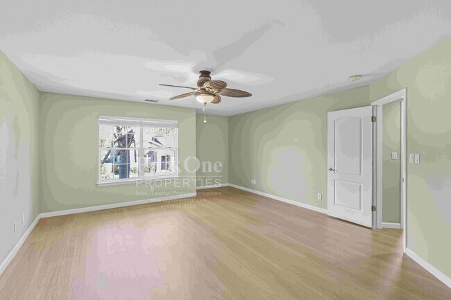 Building Photo - Beautiful Home in Peacock Creek