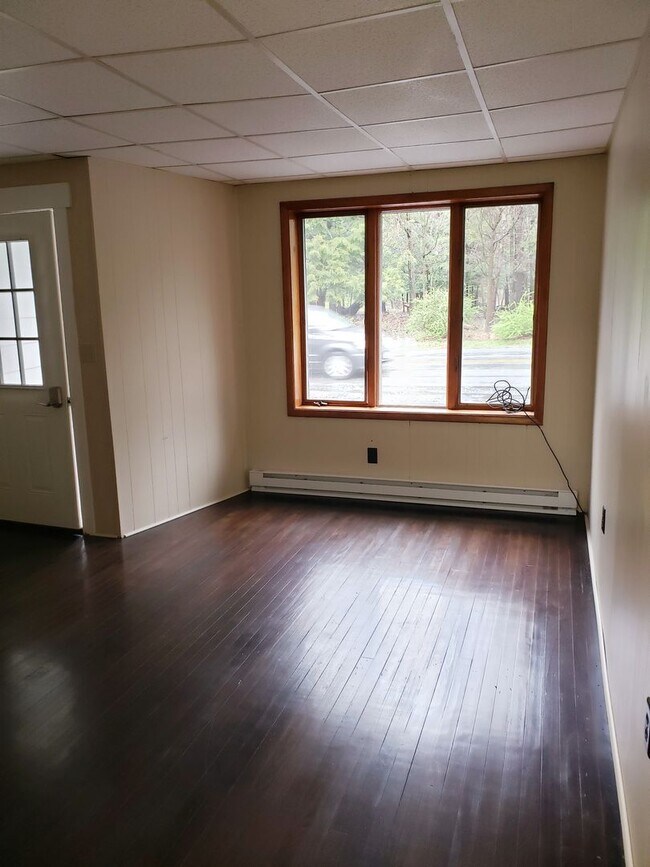 Building Photo - 1200 Cherry Lane Rd