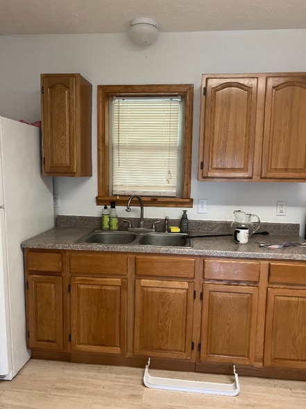 Building Photo - 495 Brookside Dr