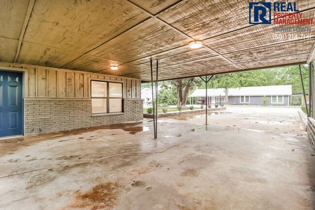 Building Photo - 420 Algood St
