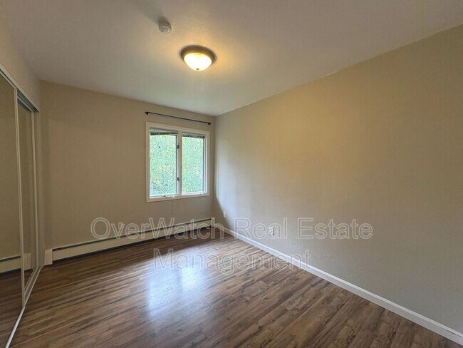 Building Photo - 6121 De Armoun Rd