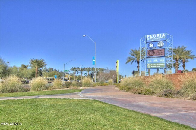 Building Photo - 4740 W Columbine Dr