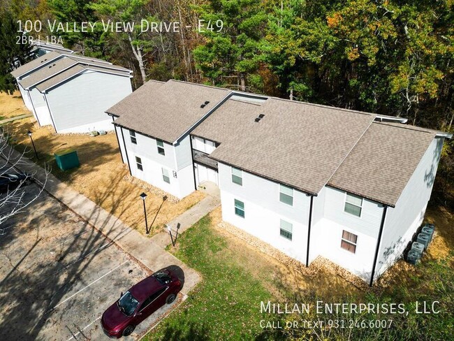 Building Photo - 100 Valley View Dr