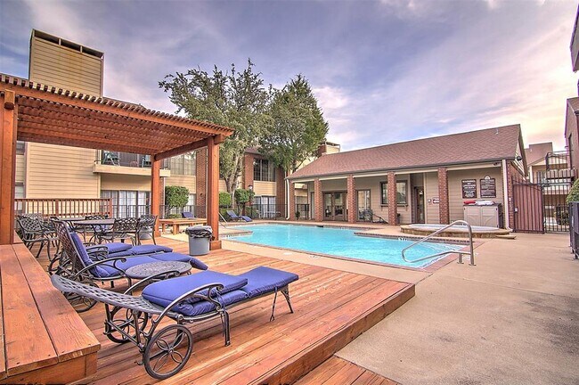 Building Photo - 5100 Verde Valley Ln