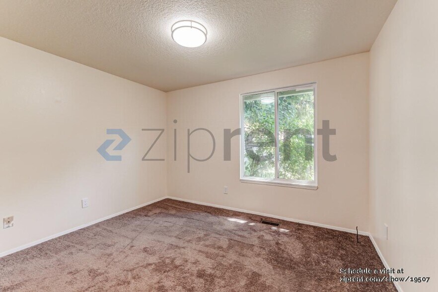 Building Photo - 13543 SW 64th Ave