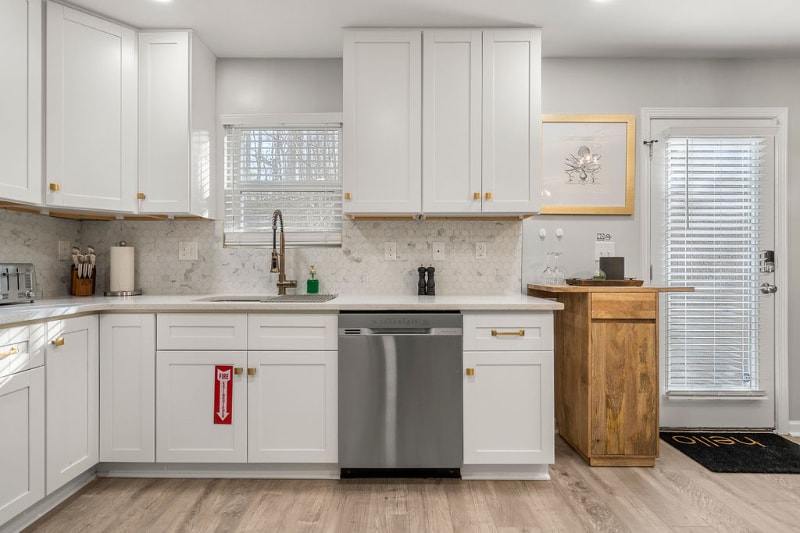 Building Photo - 5618 Laurel Ridge Dr