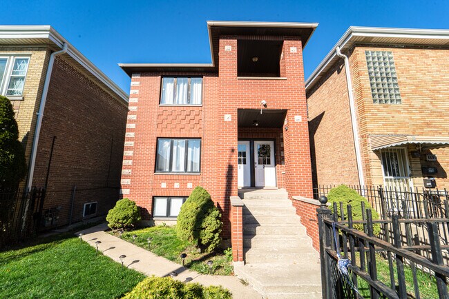 Building Photo - 5536 W 63rd Pl