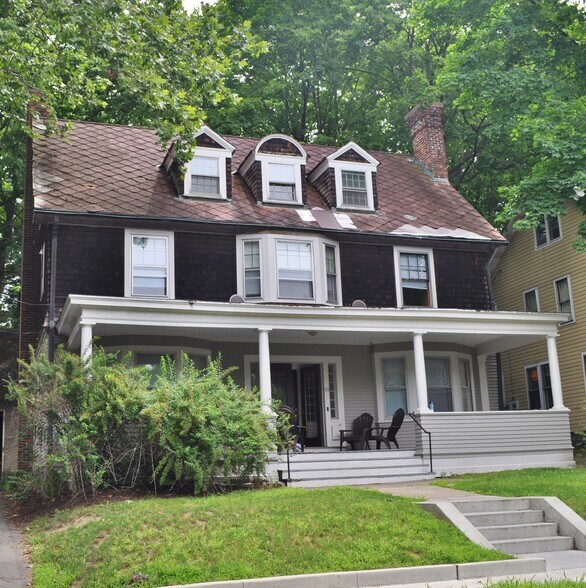 Building Photo - 115 Dewitt Pl