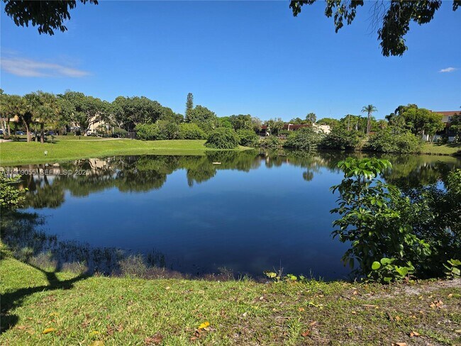 Building Photo - 6010 S Falls Cir Dr