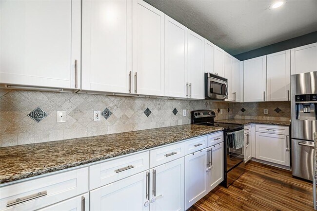 Building Photo - 20235 Concord Hill Dr