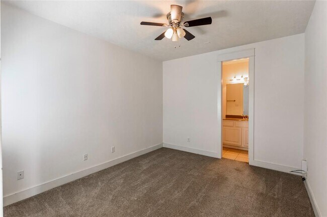 Building Photo - 1213 Hobbs Reach Ln