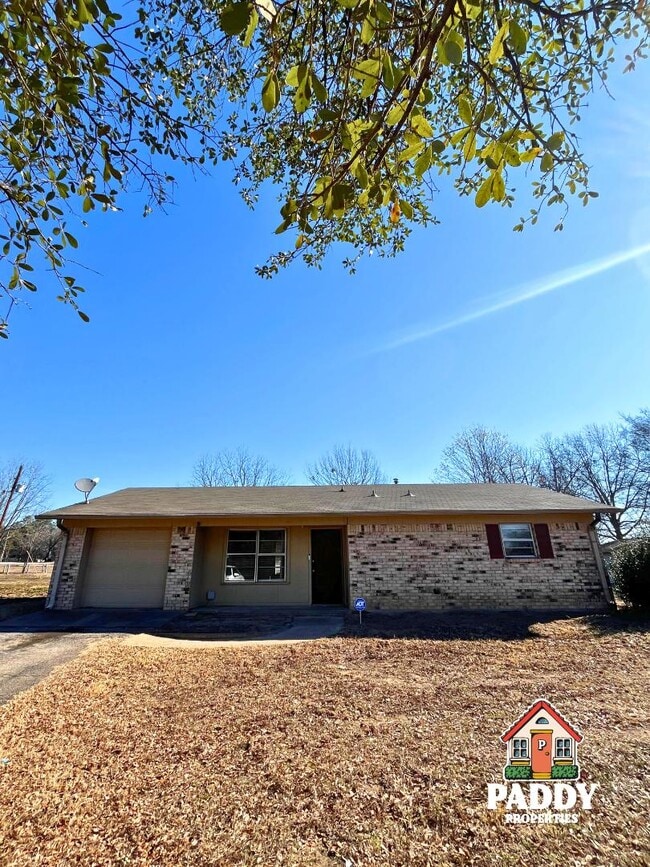 Building Photo - 102 Farm to Market 1001