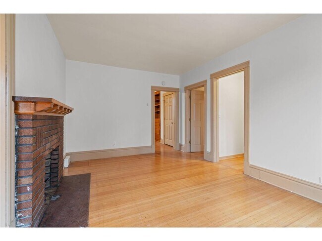 Building Photo - 2744 Fremont Ave S