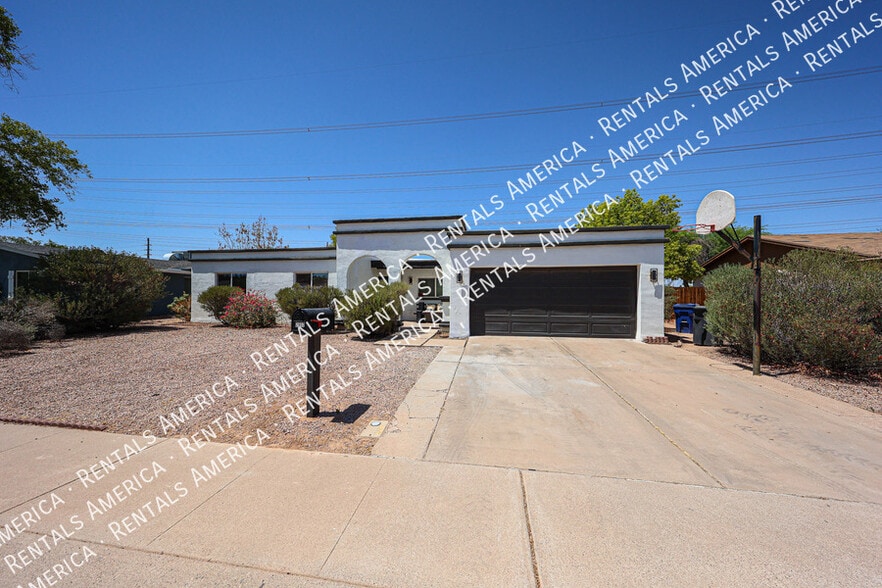Building Photo - 2902 W Straford Dr