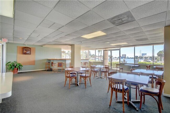 Building Photo - 740 S Federal Hwy