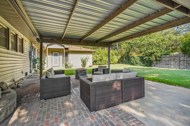 backyard - 6513 Malvey Ave