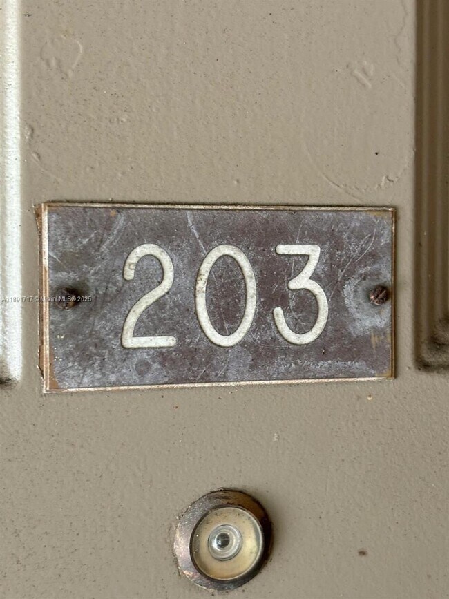 Building Photo - 301 Gardens Dr