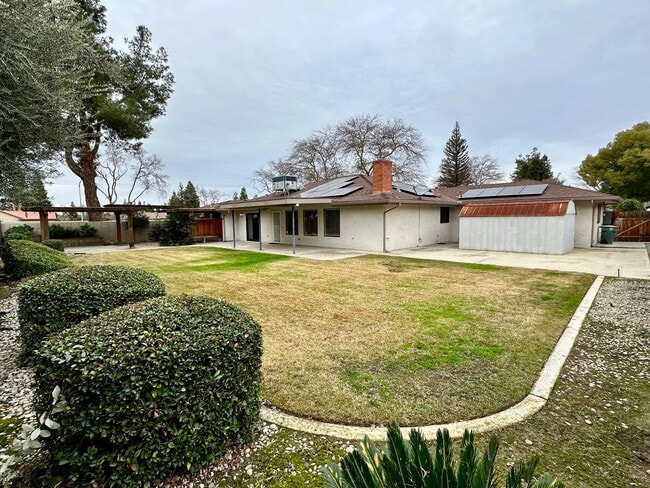 Building Photo - Haggin Oaks Cul De Sac Beauty! Best Schools and Shopping! 3Bed 2Bath $2,750Rent $2,750Deposit App...