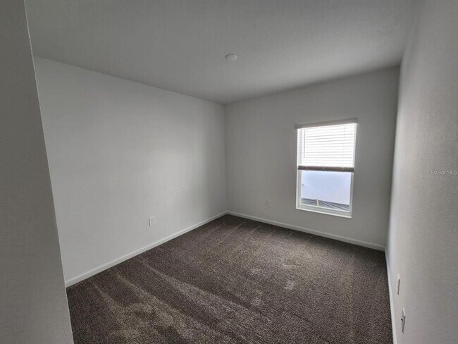 Building Photo - 2713 Runners Cir