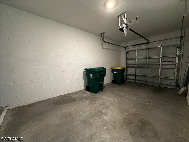 Building Photo - 28521 SWEET MEADOW Dr