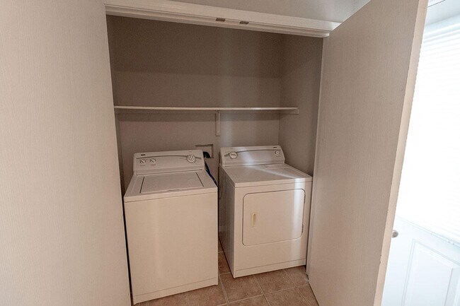 Building Photo - 5211 Currituck Ln