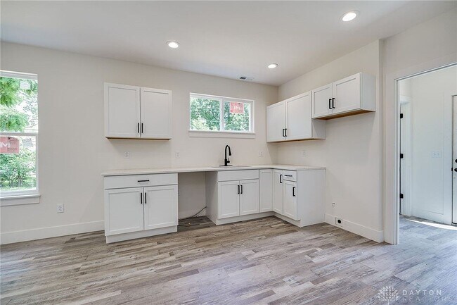 Building Photo - 4253 Pleasant View Ave