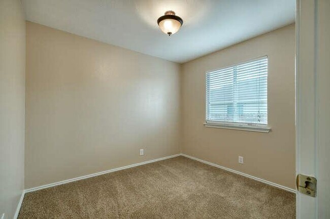 Building Photo - 244 LANGLEY None