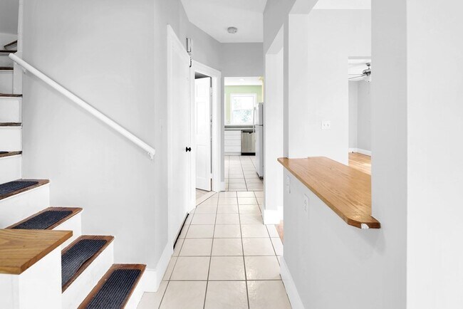 Building Photo - 15 Knoll St
