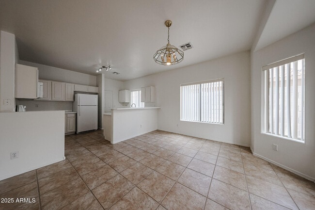 Building Photo - 453 N 105th Pl