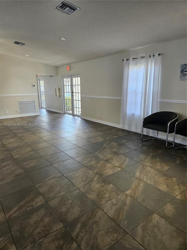 Building Photo - 3192 SW 50th St