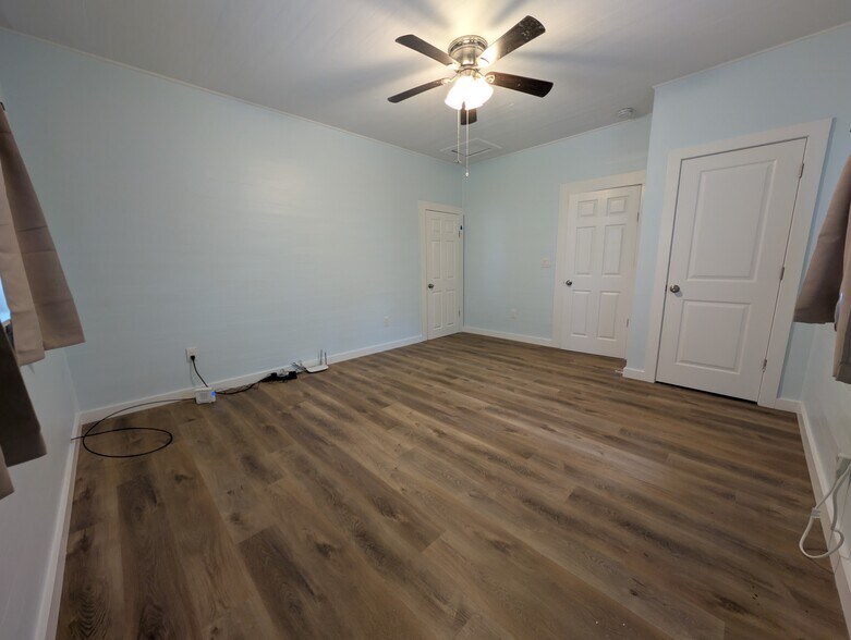 Building Photo - 41 E Sloss Ave