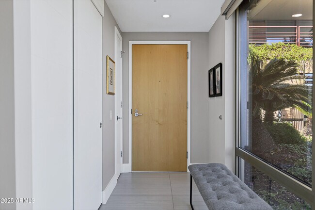 Building Photo - 7137 E Rancho Vista Dr