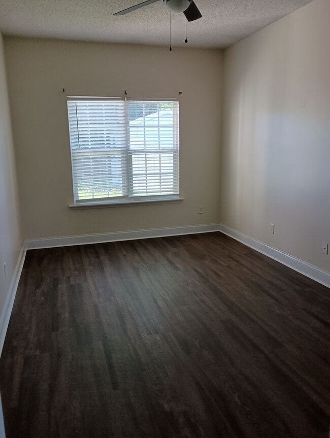 Building Photo - 125 Summerfield Dr