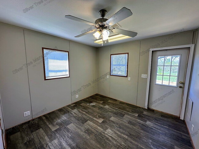 Building Photo - 260 Lark Meadow Dr