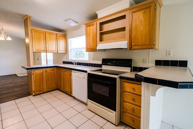 Building Photo - 3bed/2bath Mobile Home Available in Noble ...