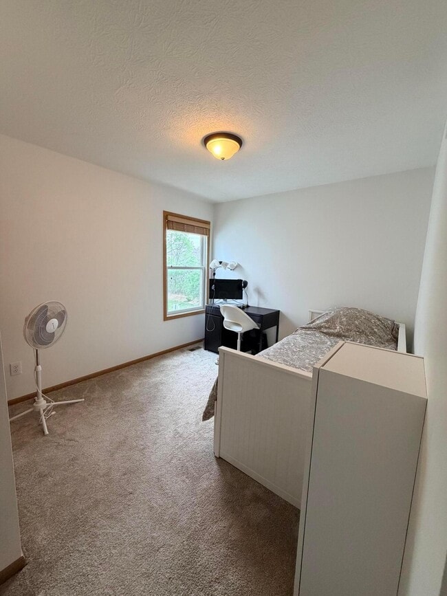 Building Photo - 5205 Wabash River St