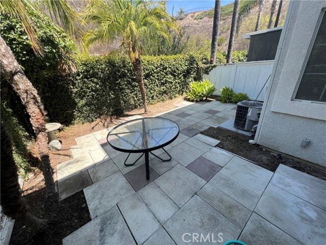 Building Photo - 33 Cambria