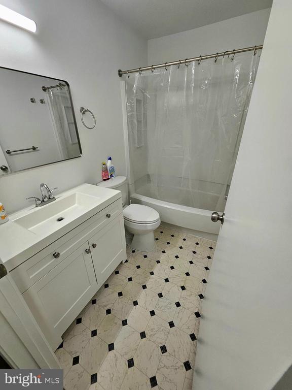 Building Photo - 1205 Maresfield