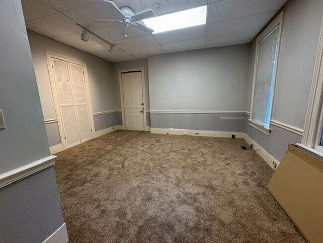 Building Photo - 227 Orange St