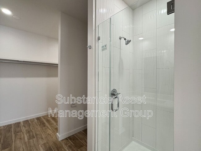 Building Photo - 1641 Midtown Pl